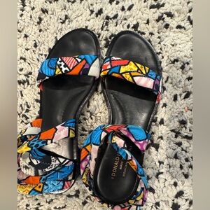 Donald J Pliner Multi-color Floral Print Stretch Fabric
2 way sandals sz7.5